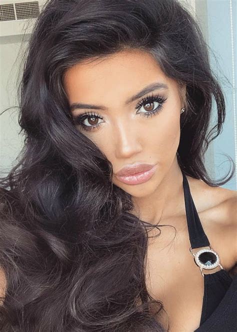 instagram chloe khan